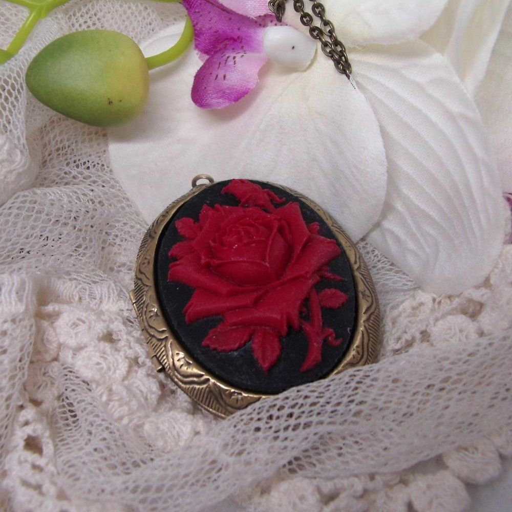 Christmas black red Victorian Rose Locket Pill Box Necklace